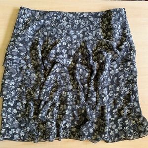 Ann Taylor Loft Grey Floral Ruffle Skirt Sz 8